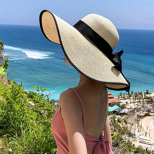 VelvetShade Sun Hat!! Perfeito para te proteger com elegância, da praia à cidade.