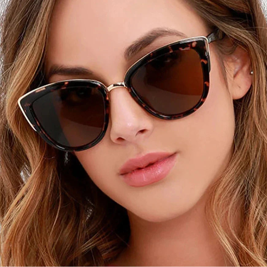 Velvet Chic Gradient Cat Eyes πΆ