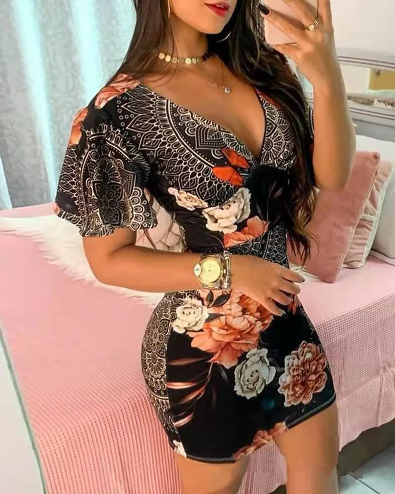 VELVET V-Curve Seduction